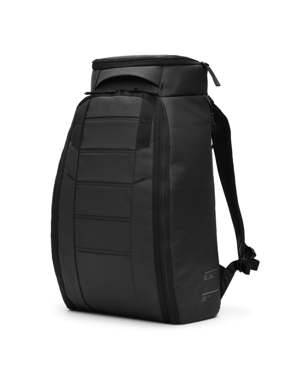 Hugger Backpack 25L Black Out