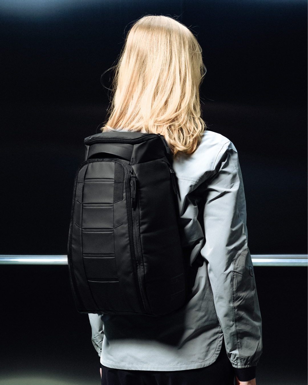 Hugger Backpack 20L Black Out